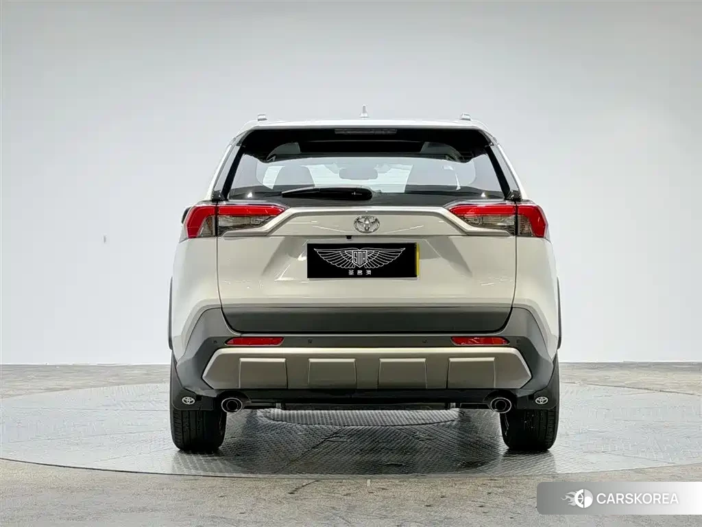 Toyota RAV4 2026 Белый из Китая, фото 2