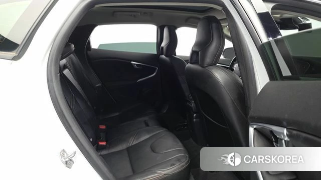 Volvo V40 Cross-Country 2019 Белый из Кореи, фото 2