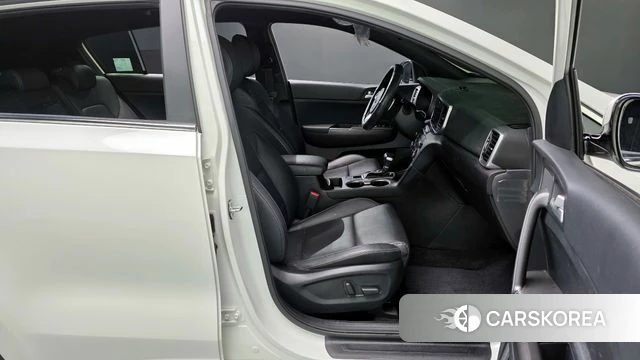 Kia Sportage The Bold 2021 Белый из Кореи, фото 2