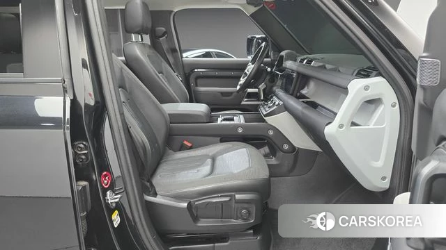 Land Rover Defender (L663) 2020 Черный из Кореи, фото 2