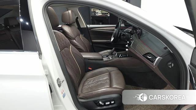 BMW 5 Series (G30) 2020 Белый из Кореи, фото 2