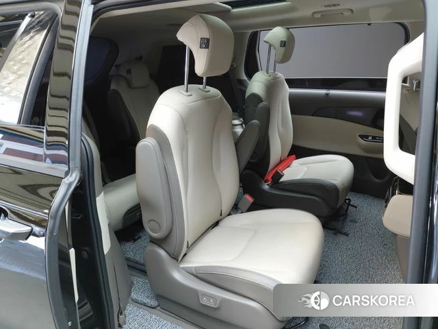 Kia Carnival 4th generation 2022 Черный из Кореи, фото 2