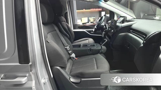 Hyundai Staria 2021 Серебристо-серый из Кореи, фото 2