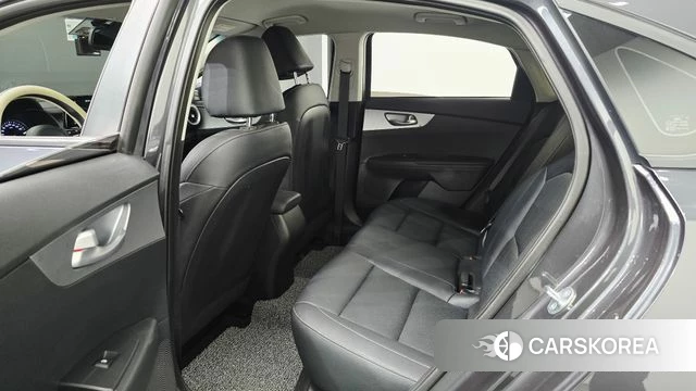 Kia The New K3 2nd generation 2023 Серый из Кореи, фото 2