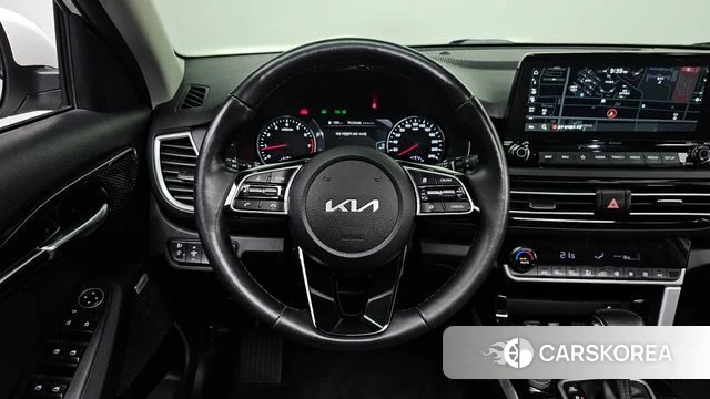 Kia Seltos 2022 Белый из Кореи, фото 2