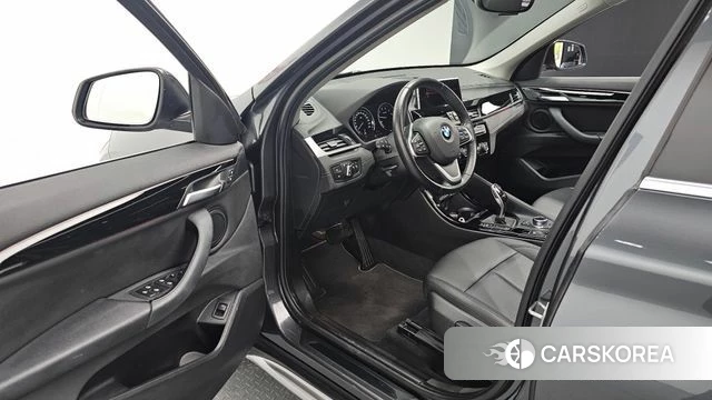 BMW X1 (F48) 2022 Серый из Кореи, фото 2