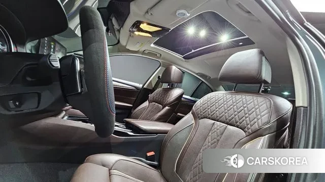 BMW 5 Series (G30) 2018 Серебристо-серый из Кореи, фото 2