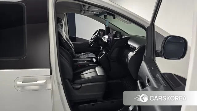 Hyundai Staria 2023 Белый из Кореи, фото 2