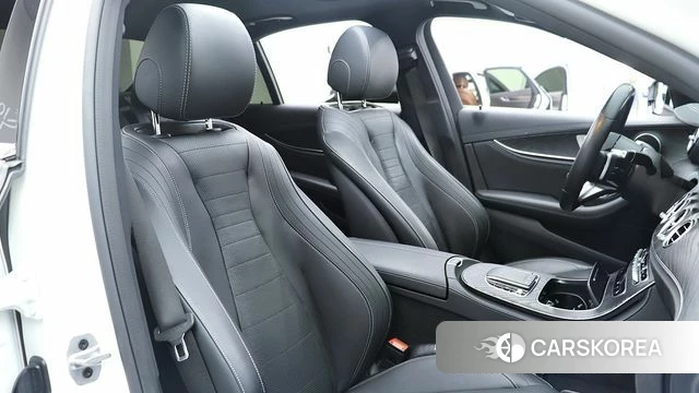 Mercedes-Benz E-Class W213 2021 Белый из Кореи, фото 2