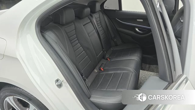 Mercedes-Benz E-Class W213 2019 Белый из Кореи, фото 2