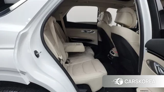 Genesis GV70 2023 Белый из Кореи, фото 2