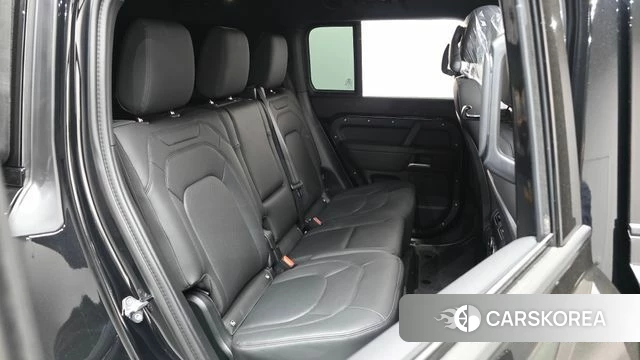 Land Rover Defender (L663) 2024 Черный из Кореи, фото 2