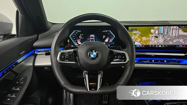BMW 5 Series (G60) 2024 Цвет галактики из Кореи, фото 2