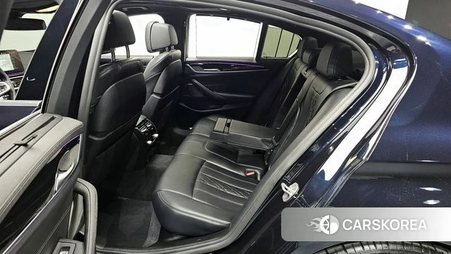 BMW 5 Series (G30) 2022 Черный из Кореи, фото 2