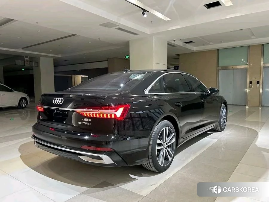 Audi A6L 2022 Черный из Китая, фото 2