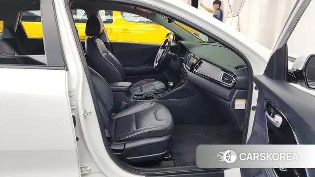 Kia Niro 2018 Белый из Кореи, фото 2