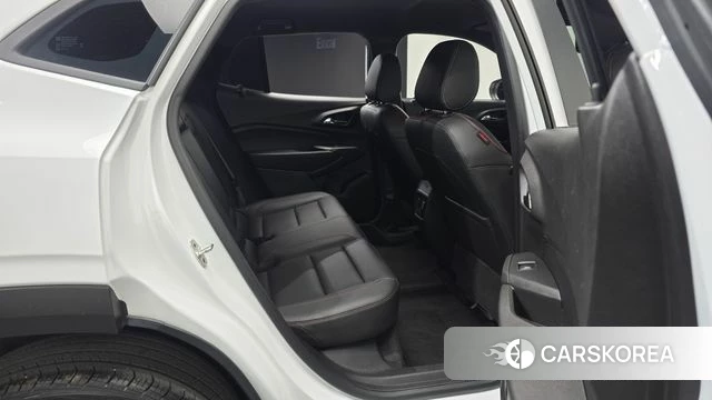 Chevrolet (GM Daewoo) Trax Crossover 2023 Белый из Кореи, фото 2