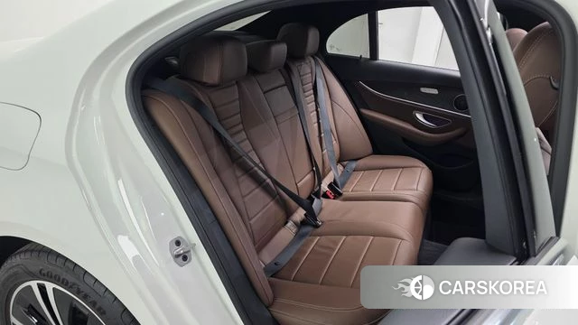 Mercedes-Benz E-Class W213 2022 Белый из Кореи, фото 2