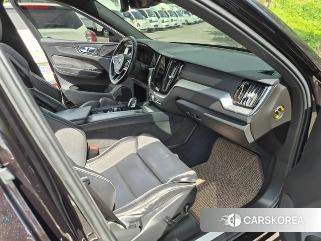 Volvo XC60 second Generation 2021 Черный из Кореи, фото 2