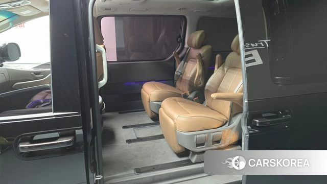 Hyundai Staria 2022 Черный из Кореи, фото 2