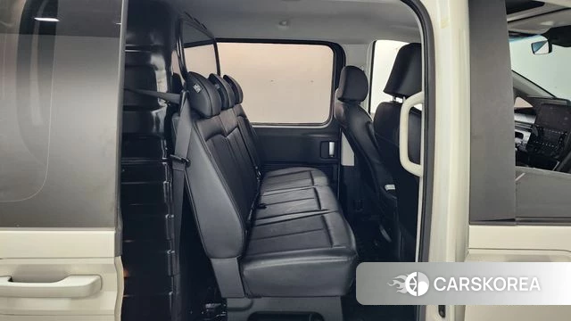 Hyundai Staria 2022 Белый из Кореи, фото 2