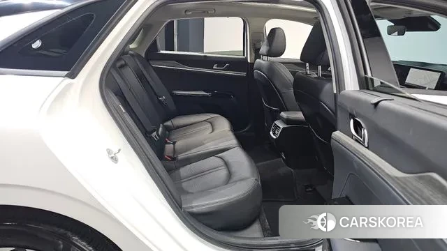 Kia The New K5 3rd generation 2024 Белый из Кореи, фото 2