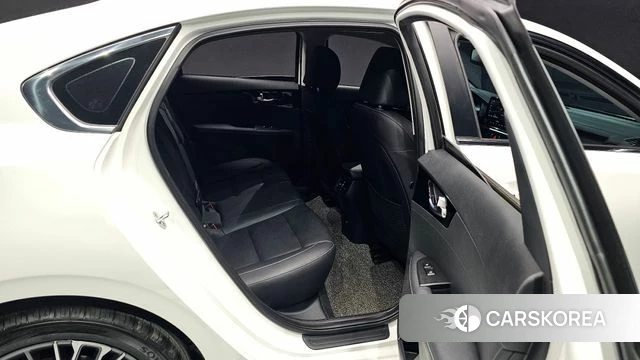 Kia The New K3 2nd generation 2021 Белый из Кореи, фото 2