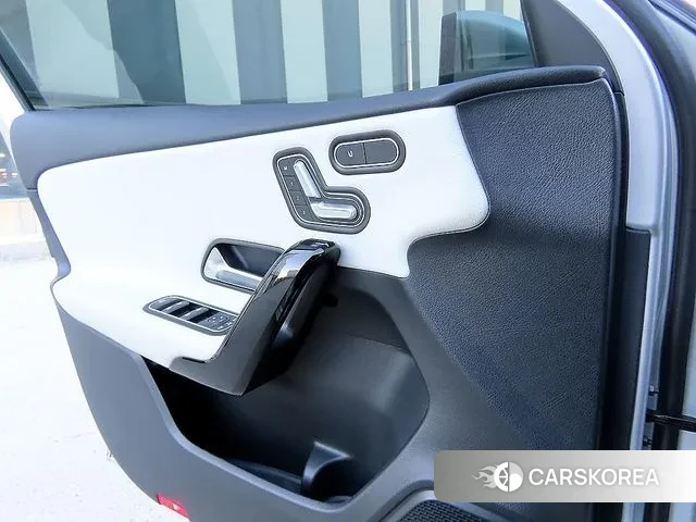 Mercedes-Benz A-Class W177 2020 Белый из Кореи, фото 2