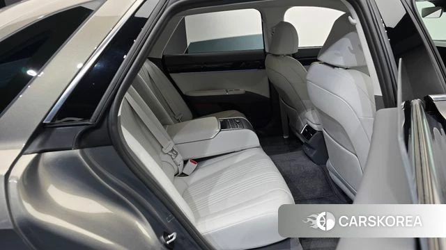 Hyundai Grandeur (GN7) 2025 Серебристо-серый из Кореи, фото 2