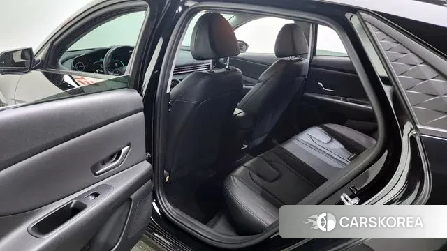 Hyundai The New Avante (CN7) 2023 Черный из Кореи, фото 2