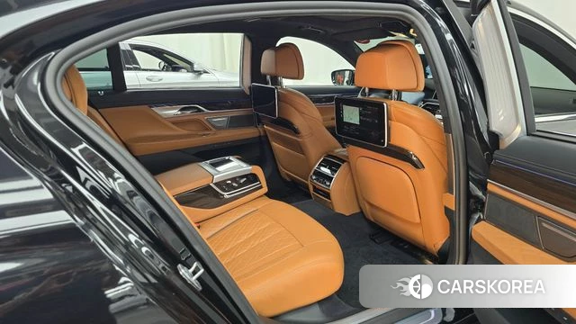 BMW 7 Series (G11) 2021 Черный из Кореи, фото 2