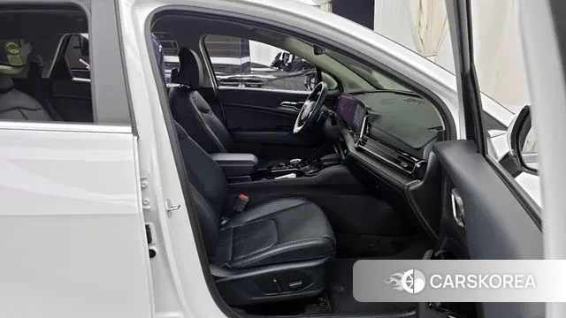 Kia Sportage 5th Generation 2023 Белый из Кореи, фото 2