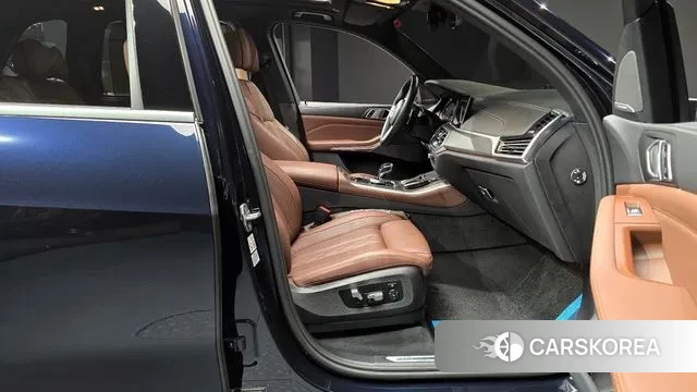 BMW X5 (G05) 2023 Черный из Кореи, фото 2