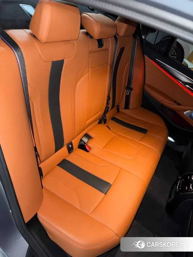 BMW M5 (F90) 2023 Серебристо-серый из Кореи, фото 2