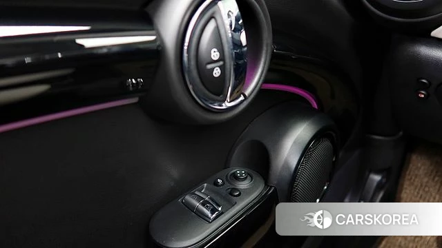 Mini Cooper S 2023 Серебряный из Кореи, фото 2