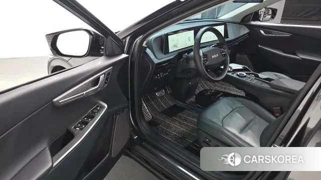 Kia EV6 2023 Серый из Кореи, фото 2