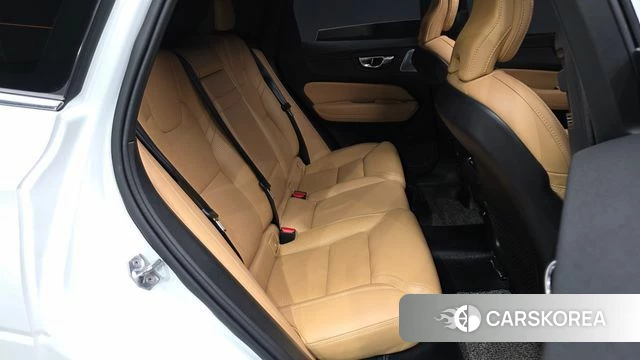Volvo XC60 second Generation 2019 Белый из Кореи, фото 2