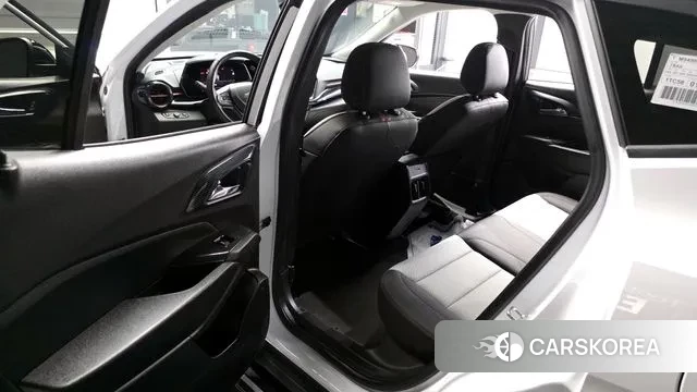 Chevrolet (GM Daewoo) Trax Crossover 2024 Белый из Кореи, фото 2