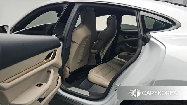 Porsche Taycan 2024 Белый из Кореи, фото 2