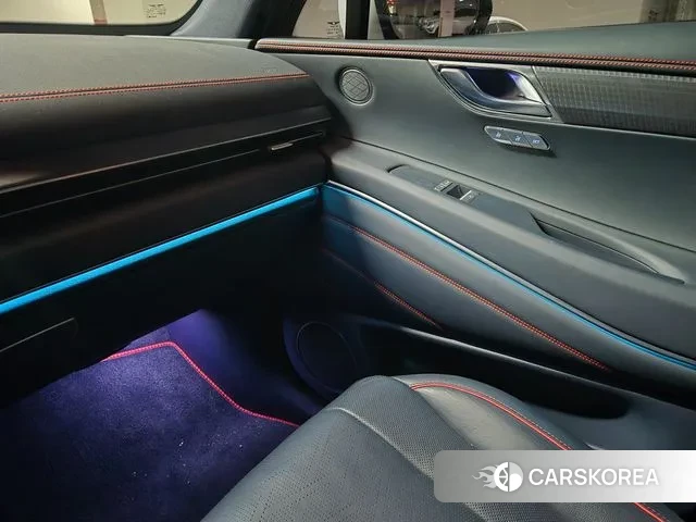 Genesis GV80 Coupe 2024 Белый из Кореи, фото 2