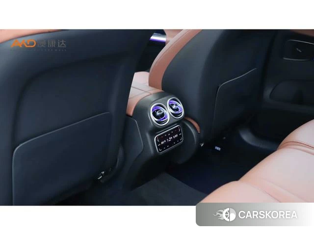 Mercedes-Benz GLC 2023 Белый из Китая, фото 2