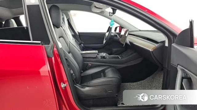 Tesla Model Y 2022 Красный из Кореи, фото 2