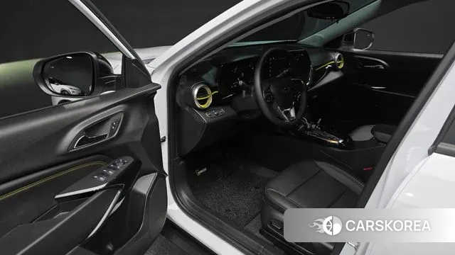 Chevrolet (GM Daewoo) Trax Crossover 2024 Белый из Кореи, фото 2