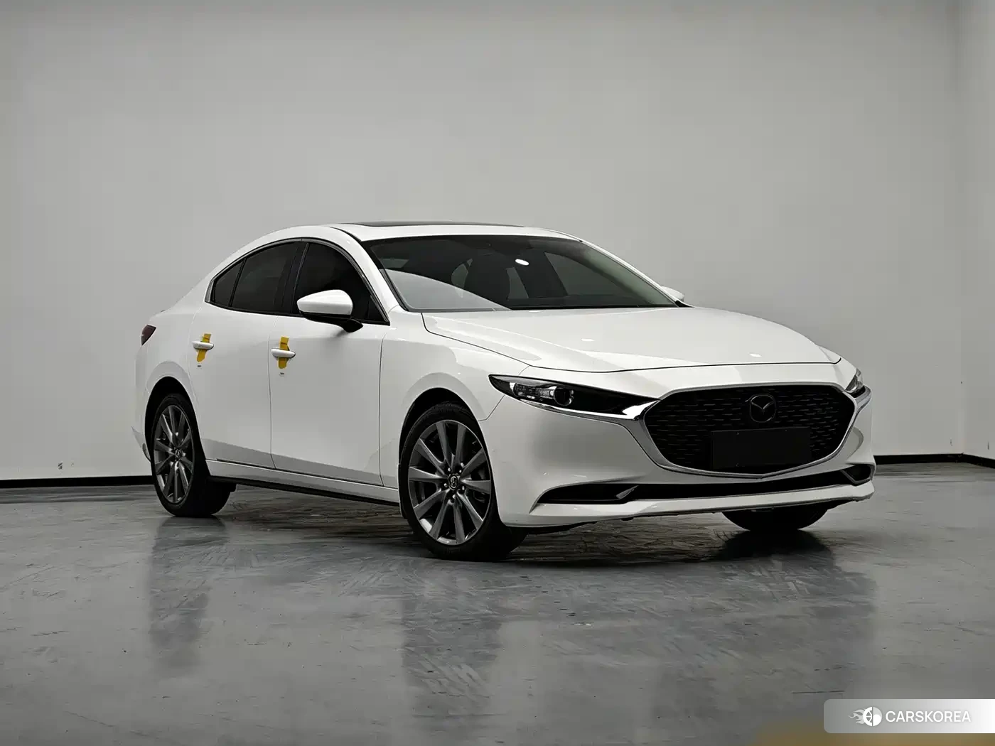 Mazda 3 2024 Белый из Китая, фото 2