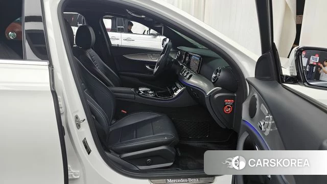 Mercedes-Benz E-Class W213 2019 Белый из Кореи, фото 2
