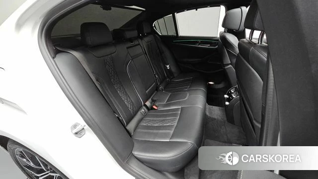 BMW 5 Series (G30) 2022 Белый из Кореи, фото 2