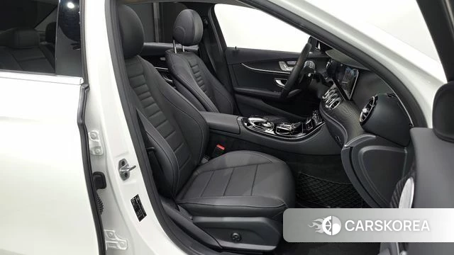 Mercedes-Benz E-Class W213 2020 Белый из Кореи, фото 2