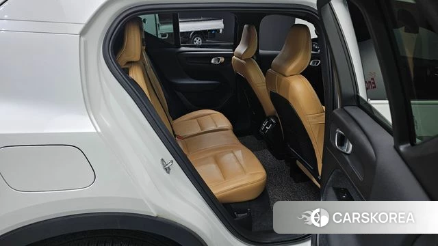 Volvo XC40 2021 Белый из Кореи, фото 2