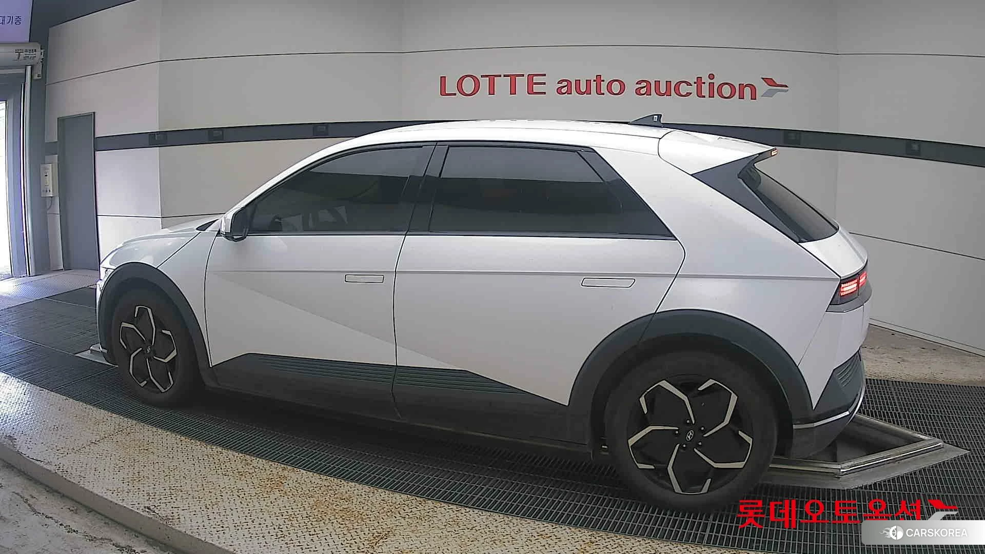 Hyundai IONIQ 5 2022 Atlas White из Кореи, фото 2