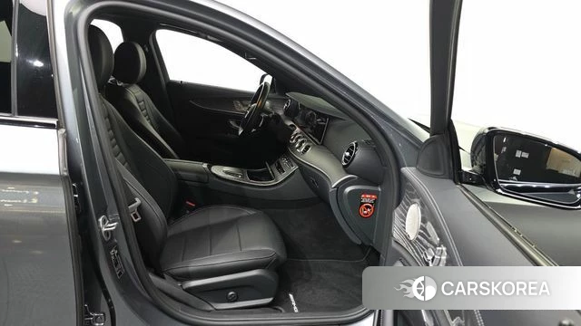 Mercedes-Benz E-Class W213 2022 Серый из Кореи, фото 2